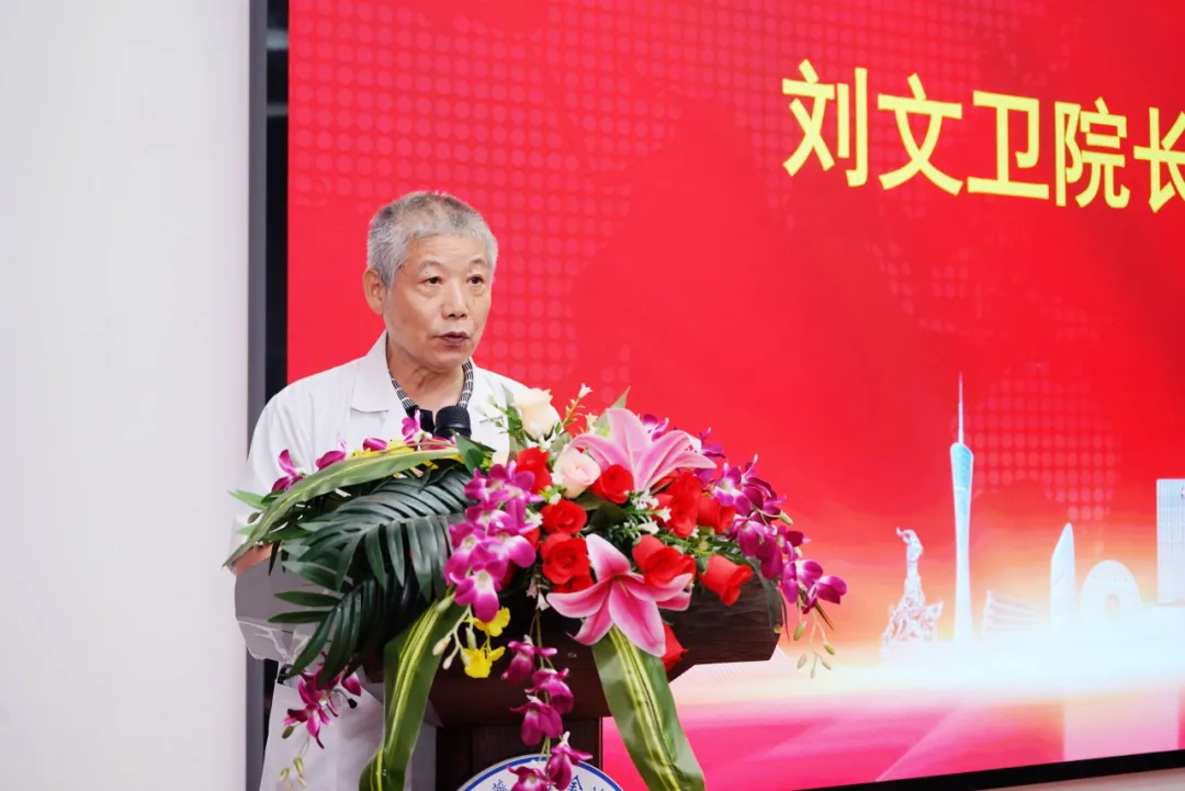中国医师节|崇尚人文精神,彰显医者仁心 中国医师节|崇尚人文精神,彰显医者仁心