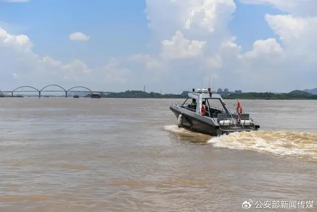 海南自贸港首单跨境电商出口“空空中转”转关业务完成 海南自贸港首单跨境电商出口“空空中转”转关业务完成