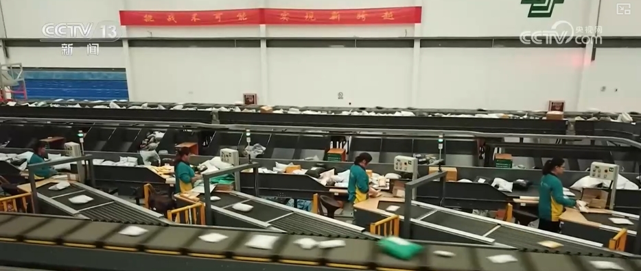 中国物流与采购联合会9月2日公布8月份中国物流业景气指数。随着稳增长等各项政策逐步落实,产业链、供应链上下游联动加速,物流业务总量和新订单增速加快。8月份,物流业景气指数在扩张区间内有所回升,物流业景 中国物流与采购联合会9月2日公布8月份中国物流业景气指数。随着稳增长等各项政策逐步落实,产业链、供应链上下游联动加速,物流业务总量和新订单增速加快。8月份,物流业景气指数在扩张区间内有所回升,物流业景
