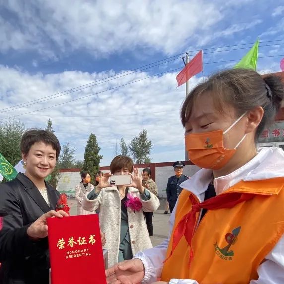 The 216th Dai County Yangmingbao Town Dongguan Sunhope Liu Xiaomei School