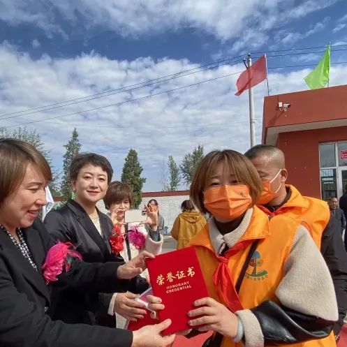 The 216th Dai County Yangmingbao Town Dongguan Sunhope Liu Xiaomei School