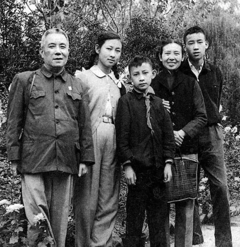 曹聚仁:为国尽忠为人滥情,他婚内两次出轨女学生,一声爱称终误前妻一生 曹聚仁:为国尽忠为人滥情,他婚内两次出轨女学生,一声爱称终误前妻一生