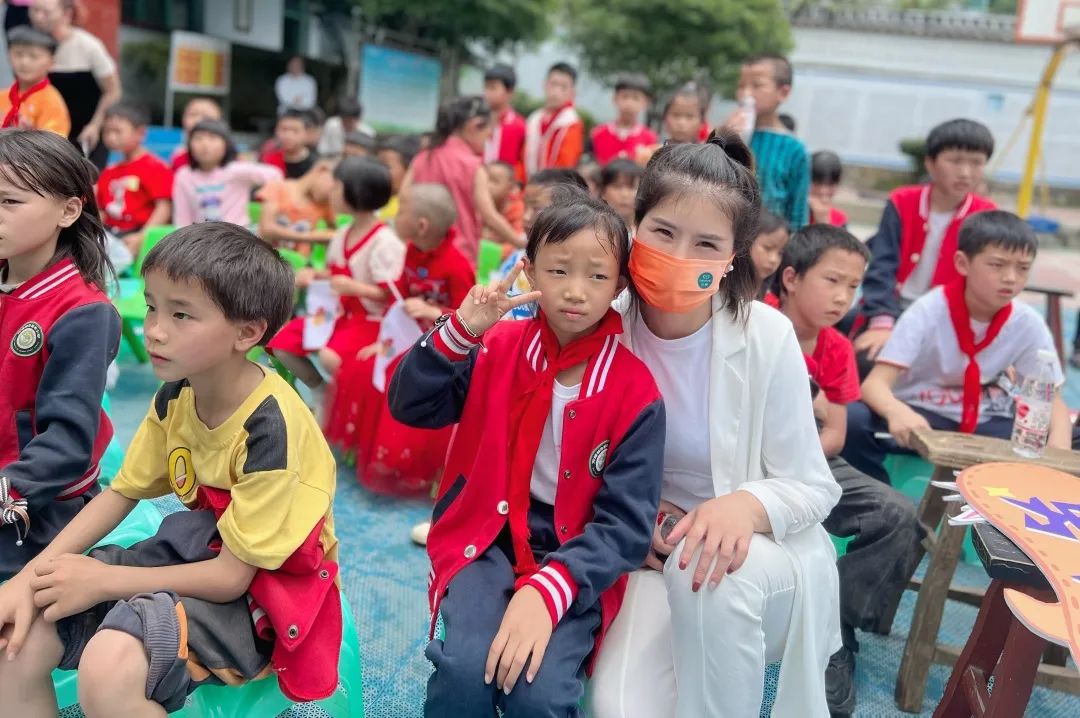 The 222nd Wengben Sunhope Wudecheng Primary School, Wanfenglin Street Office, Xingyi City, Guizhou P The 222nd Wengben Sunhope Wudecheng Primary School, Wanfenglin Street Office, Xingyi City, Guizhou P