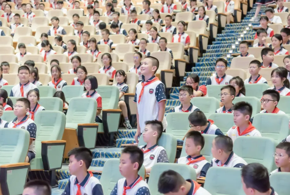 少年,你可闪闪发光︱新川外国语学校初中新生适应性心理讲座 少年,你可闪闪发光︱新川外国语学校初中新生适应性心理讲座