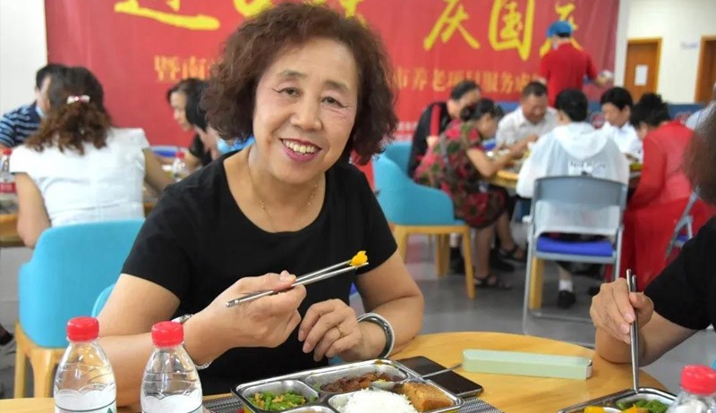 关爱长者 情暖中秋