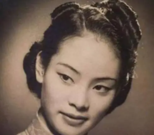 女儿带丈夫狱中探父,陈独秀一看女婿,呵斥女儿:后果不堪设想! 女儿带丈夫狱中探父,陈独秀一看女婿,呵斥女儿:后果不堪设想!
