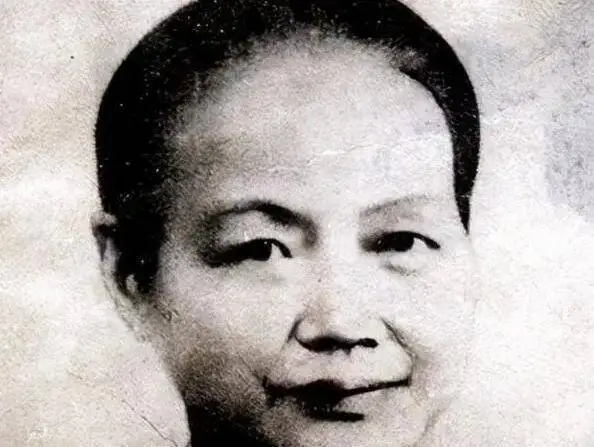 女儿带丈夫狱中探父,陈独秀一看女婿,呵斥女儿:后果不堪设想! 女儿带丈夫狱中探父,陈独秀一看女婿,呵斥女儿:后果不堪设想!