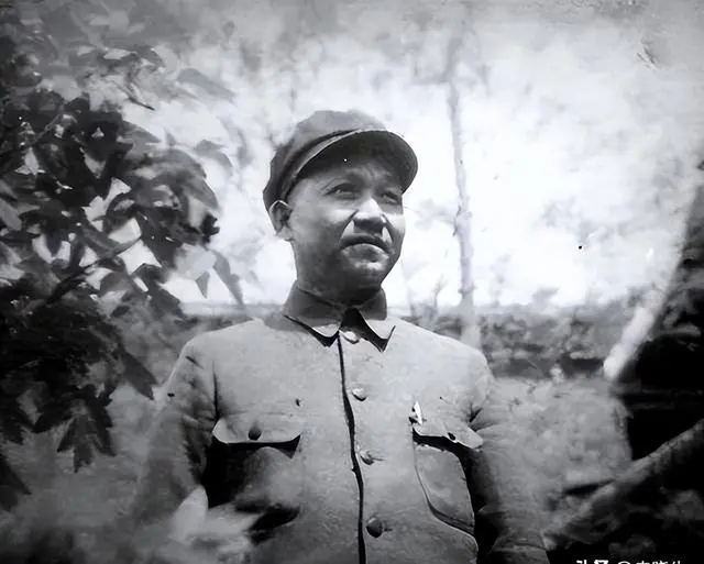 他被毛主席从中央委员名单中划掉,怒吼道:我哪儿对不起你 他被毛主席从中央委员名单中划掉,怒吼道:我哪儿对不起你