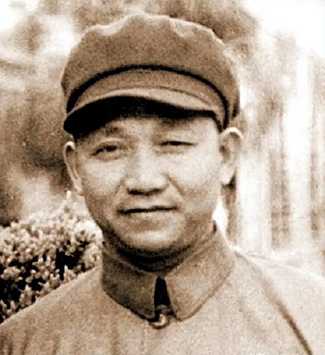 他被毛主席从中央委员名单中划掉,怒吼道:我哪儿对不起你 他被毛主席从中央委员名单中划掉,怒吼道:我哪儿对不起你