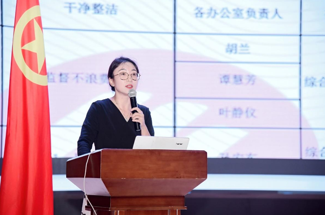 娃娃们开的“时间银行”,爸爸妈妈纷纷赶来当“储户”了! 娃娃们开的“时间银行”,爸爸妈妈纷纷赶来当“储户”了!