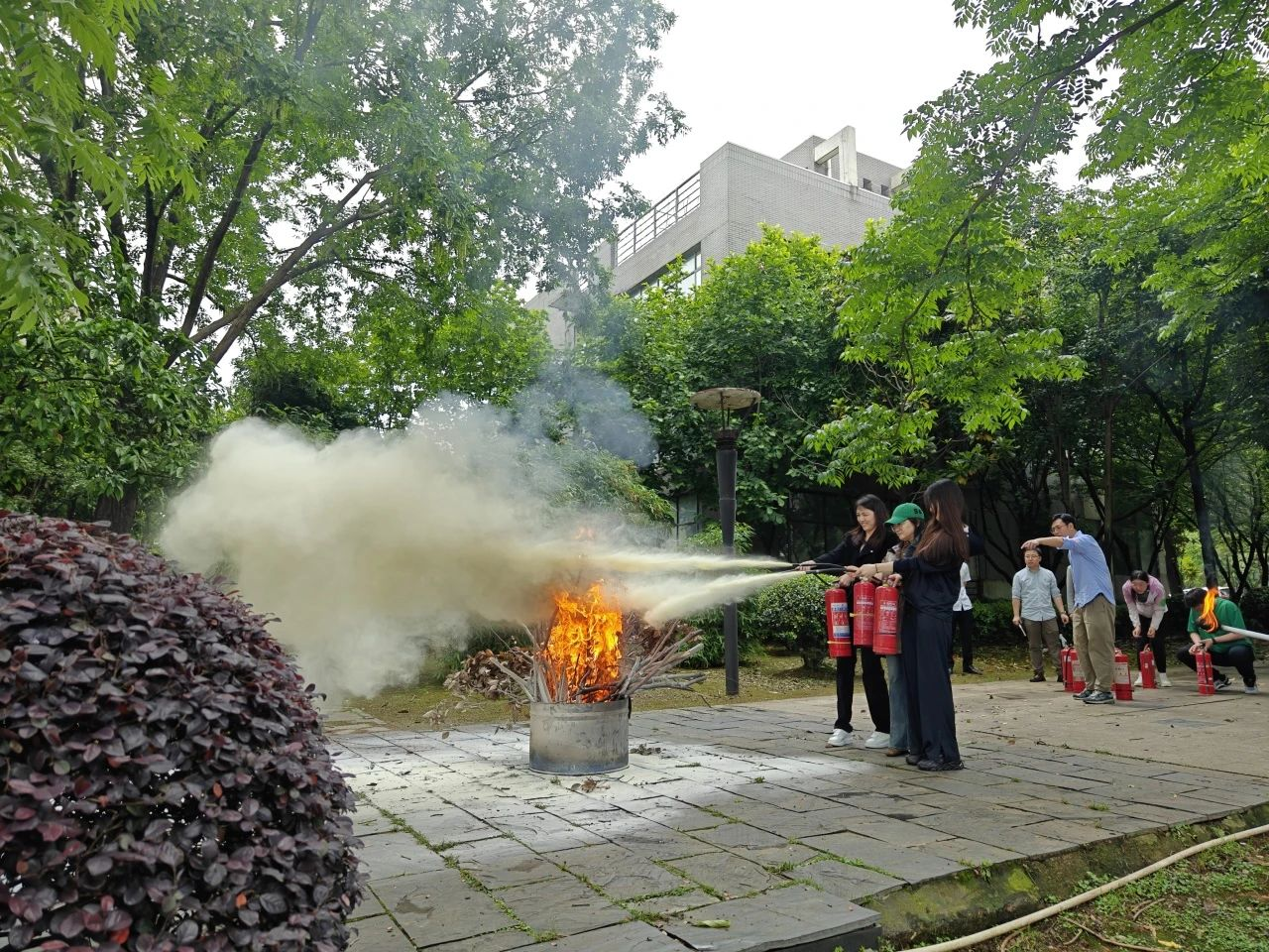 消防安全无小事,防患未“燃”是关键|华科物业联合消防大队开展消防演练活动 消防安全无小事,防患未“燃”是关键|华科物业联合消防大队开展消防演练活动