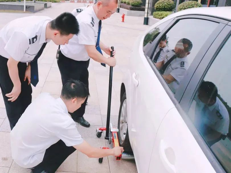 华科物业组建华科科技园应急服务站,为园区安全筑牢防线 华科物业组建华科科技园应急服务站,为园区安全筑牢防线