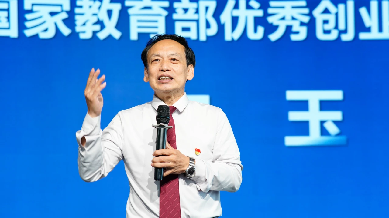 2024年武汉“育苗行动”宣讲会在华中科技大学圆满落幕：赋能青年创客，共绘科创未来