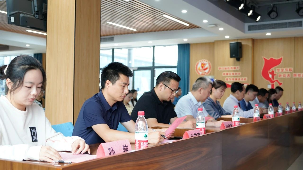 2024年武汉“育苗行动”宣讲会在华中科技大学圆满落幕：赋能青年创客，共绘科创未来