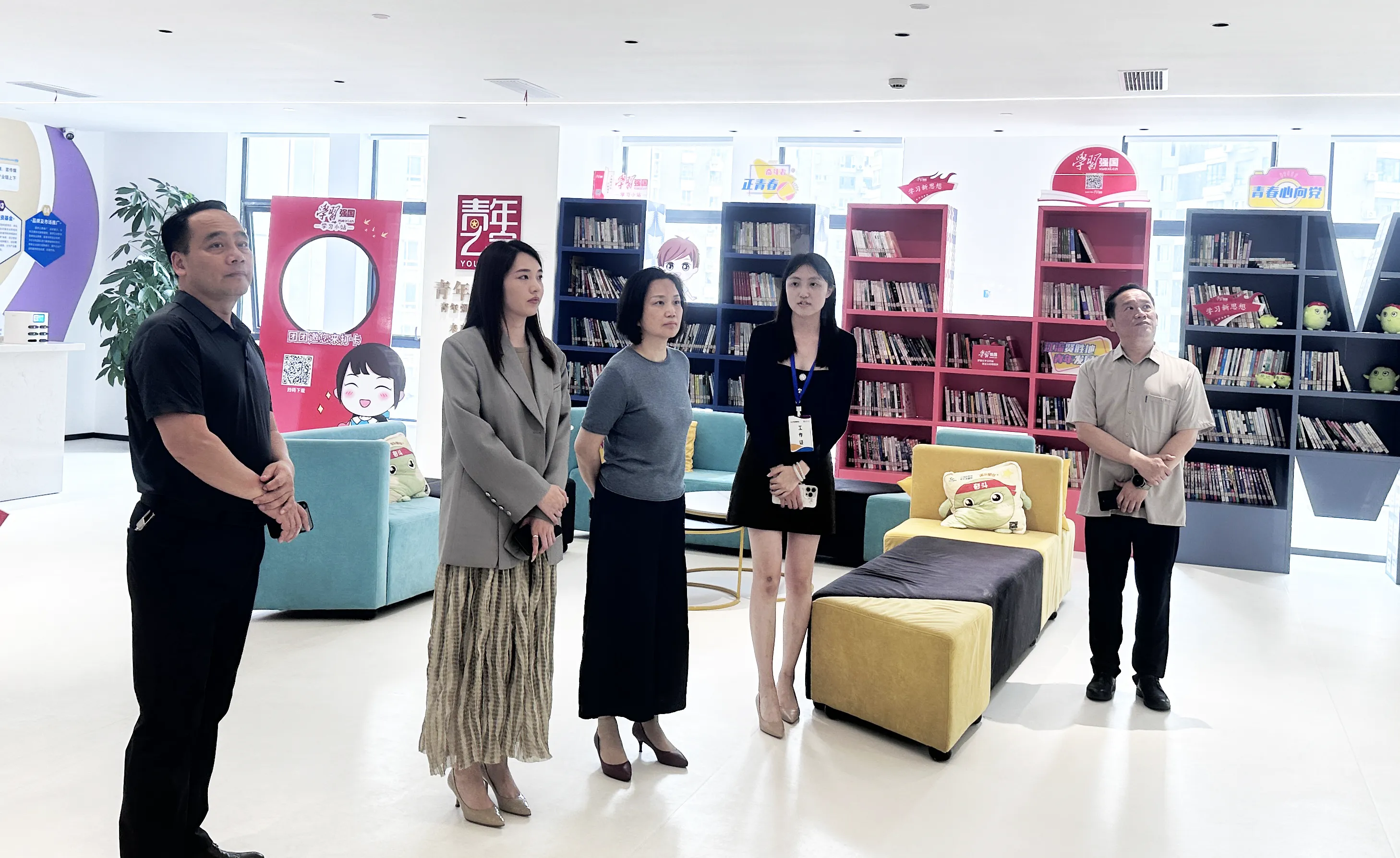 武汉市委统战部副部长胡素文一行到访鄂港澳青创园 武汉市委统战部副部长胡素文一行到访鄂港澳青创园