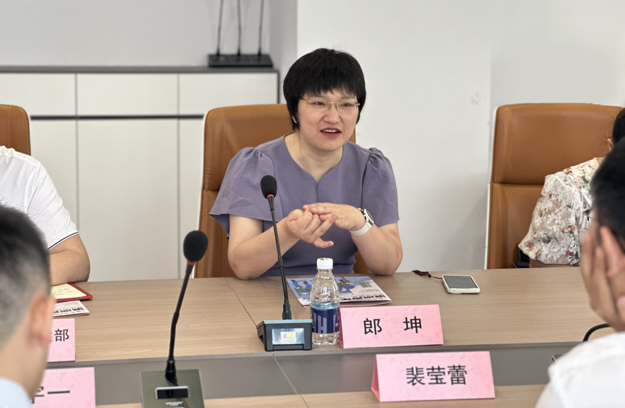 共青团贵阳市委书记裴莹蕾一行到访鄂港澳青创园