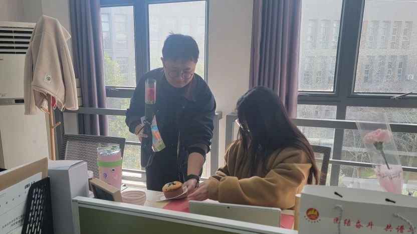 武汉光谷微创新实验室祝所有从业女性节日快乐！