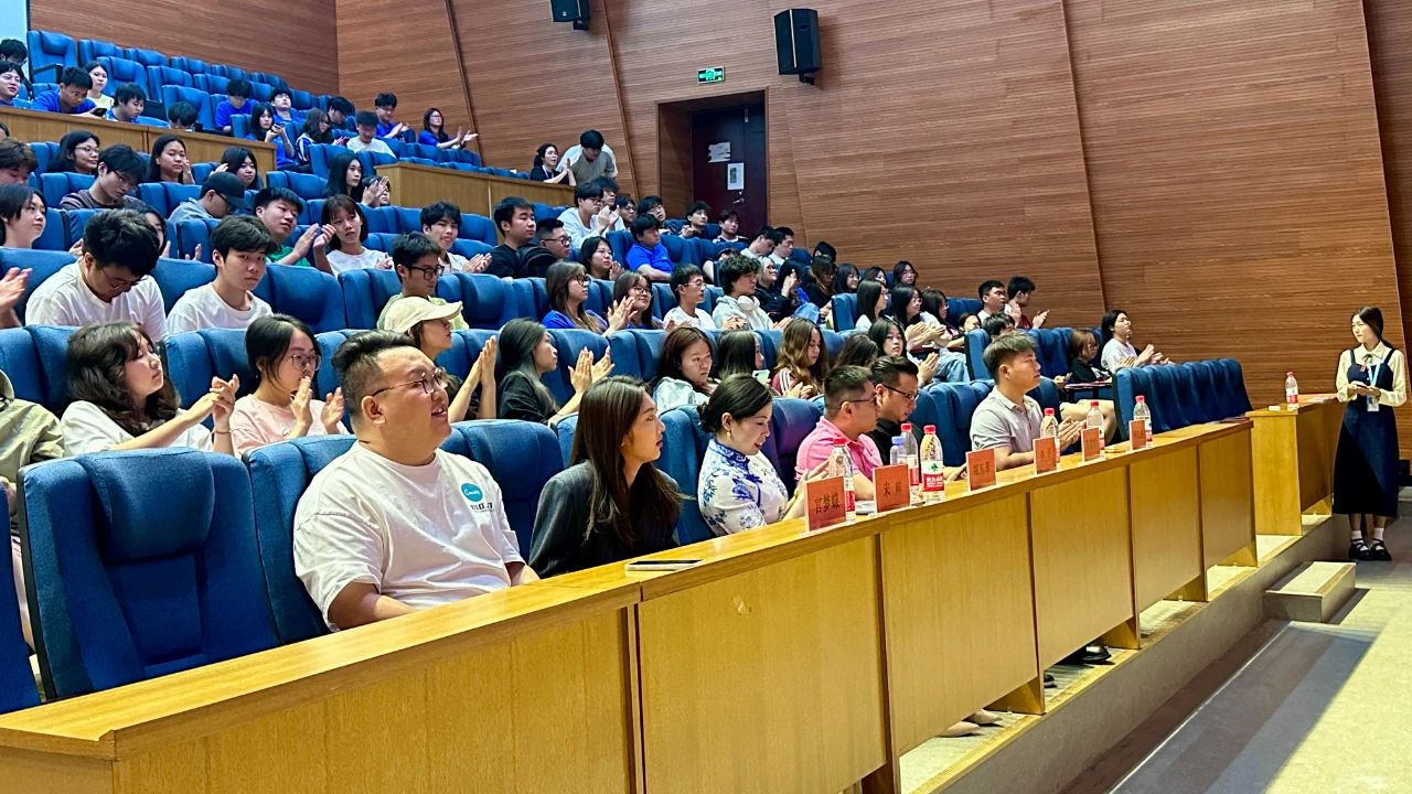 圆梦武信 创新启航 | 2024年“育苗行动”宣讲会走进武汉信息传播职业技术学院