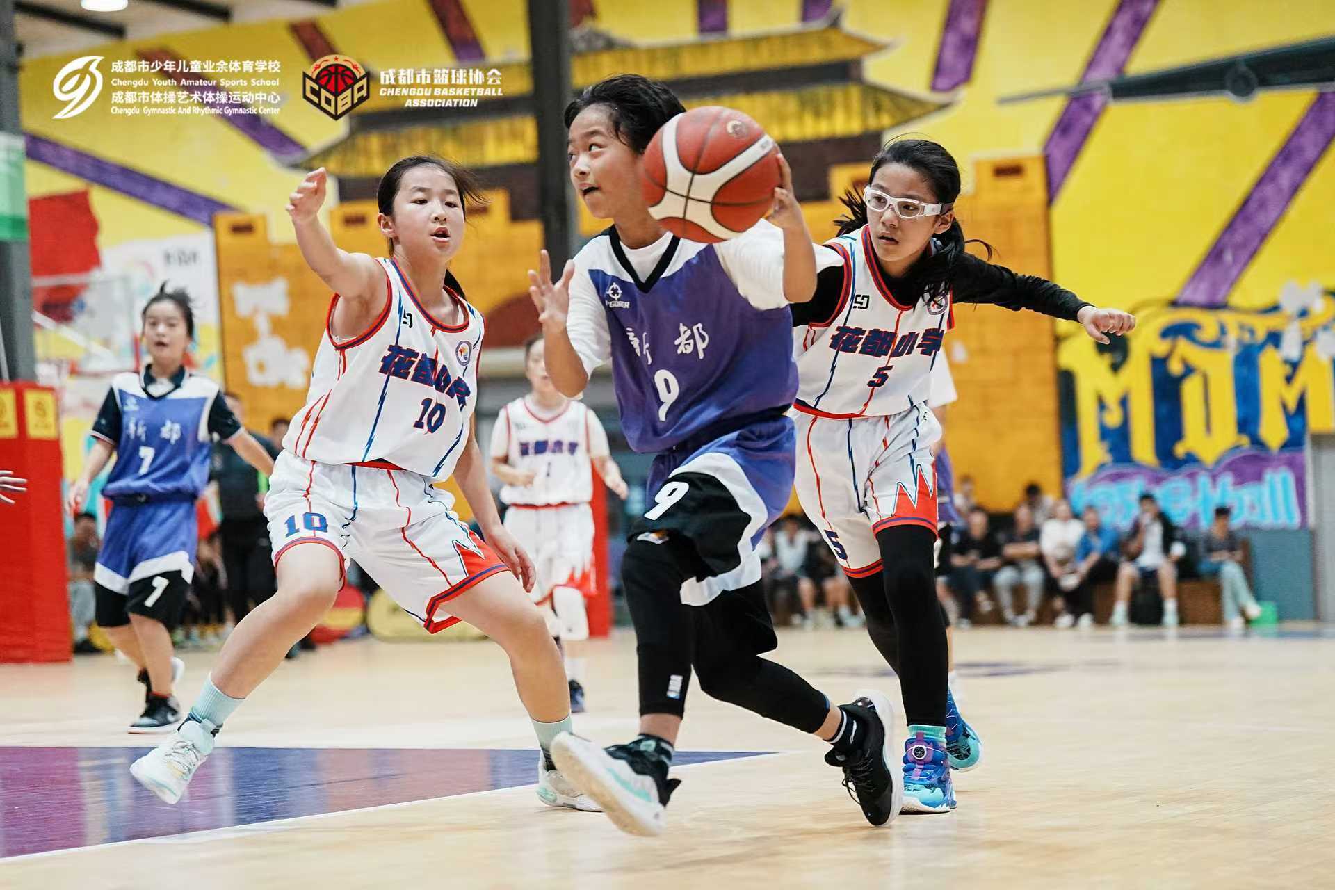 大比分拿下对手!新川小学生捧走全市篮球冠军 大比分拿下对手!新川小学生捧走全市篮球冠军