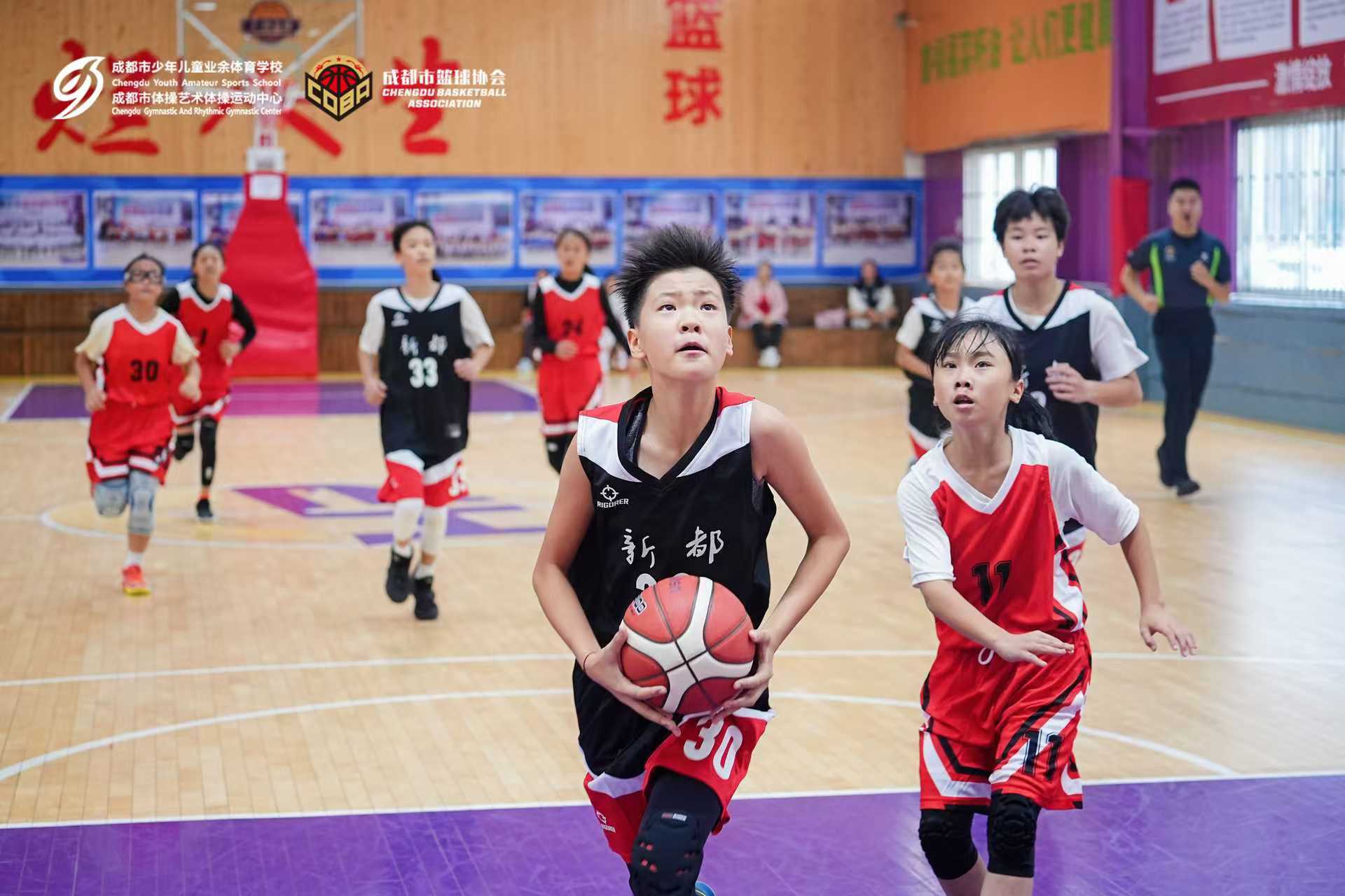 大比分拿下对手!新川小学生捧走全市篮球冠军 大比分拿下对手!新川小学生捧走全市篮球冠军