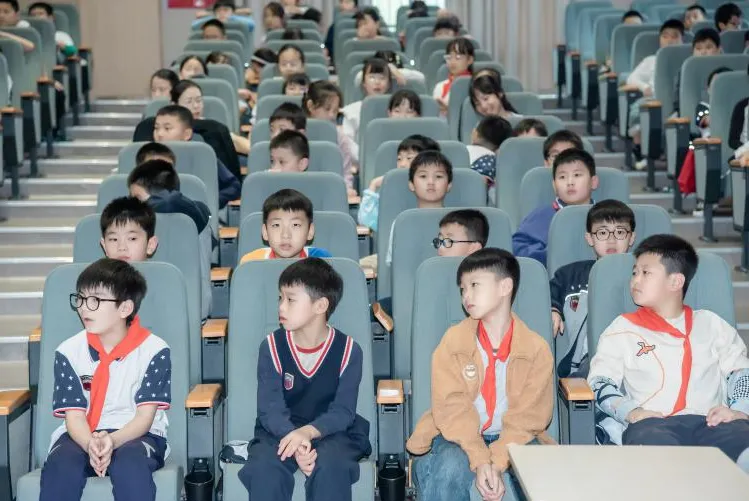 新川榜样课堂︱学习中国航天发展史,筑牢爱党爱国中国心 新川榜样课堂︱学习中国航天发展史,筑牢爱党爱国中国心