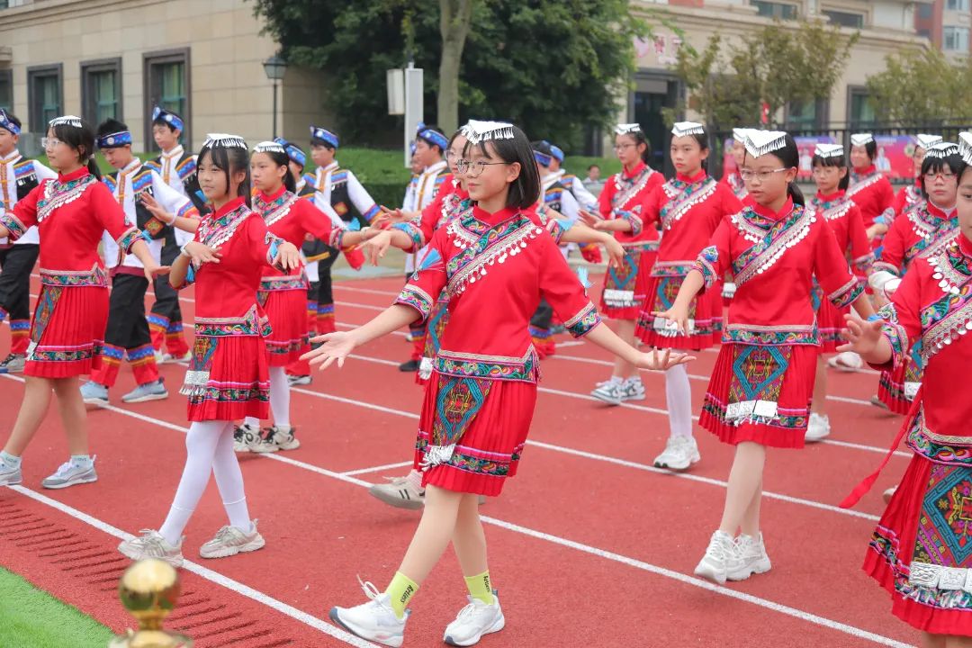 悦动悦青春，活力燃金秋——成都王府第九届秋季田径运动会