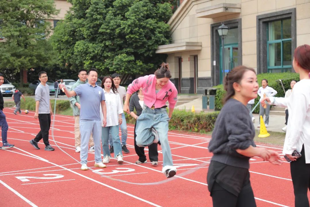 悦动悦青春，活力燃金秋——成都王府第九届秋季田径运动会