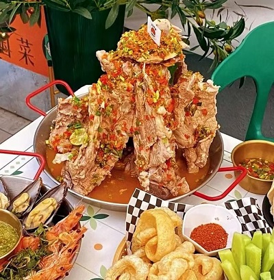 走進人妖王國