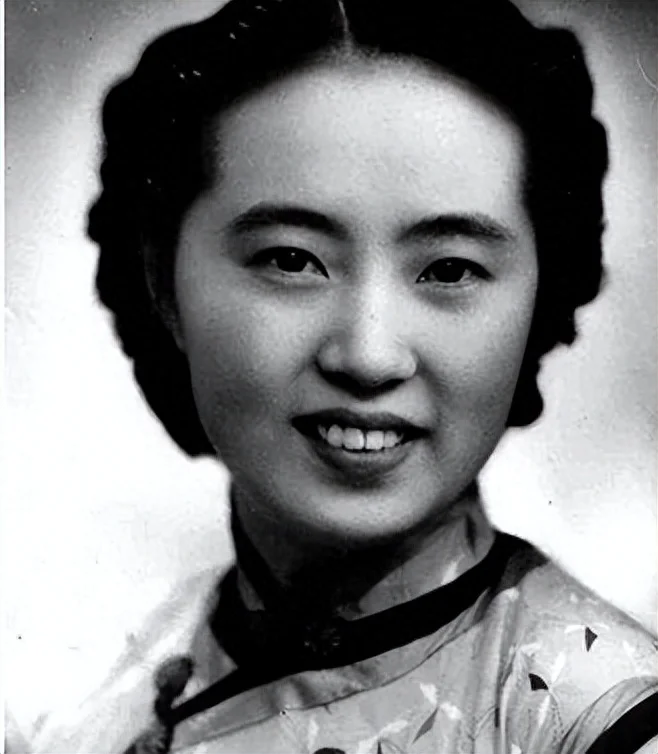 罗隆基:2段婚姻17个女友,晚年患病孤单猝死,葬礼仅一亲人参加 罗隆基:2段婚姻17个女友,晚年患病孤单猝死,葬礼仅一亲人参加