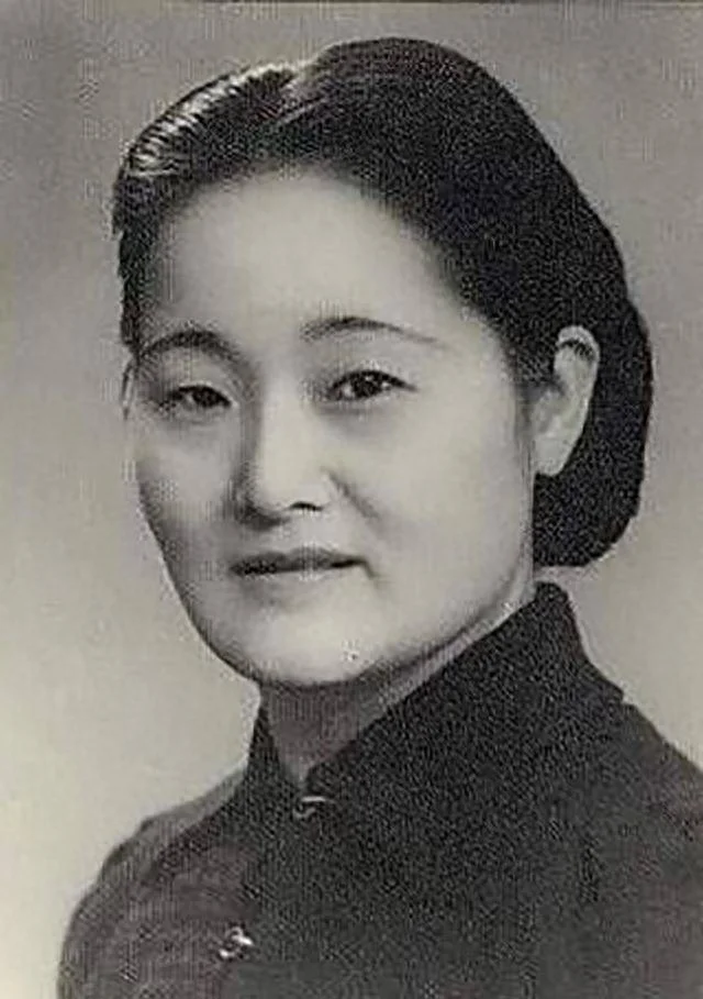 罗隆基:2段婚姻17个女友,晚年患病孤单猝死,葬礼仅一亲人参加 罗隆基:2段婚姻17个女友,晚年患病孤单猝死,葬礼仅一亲人参加