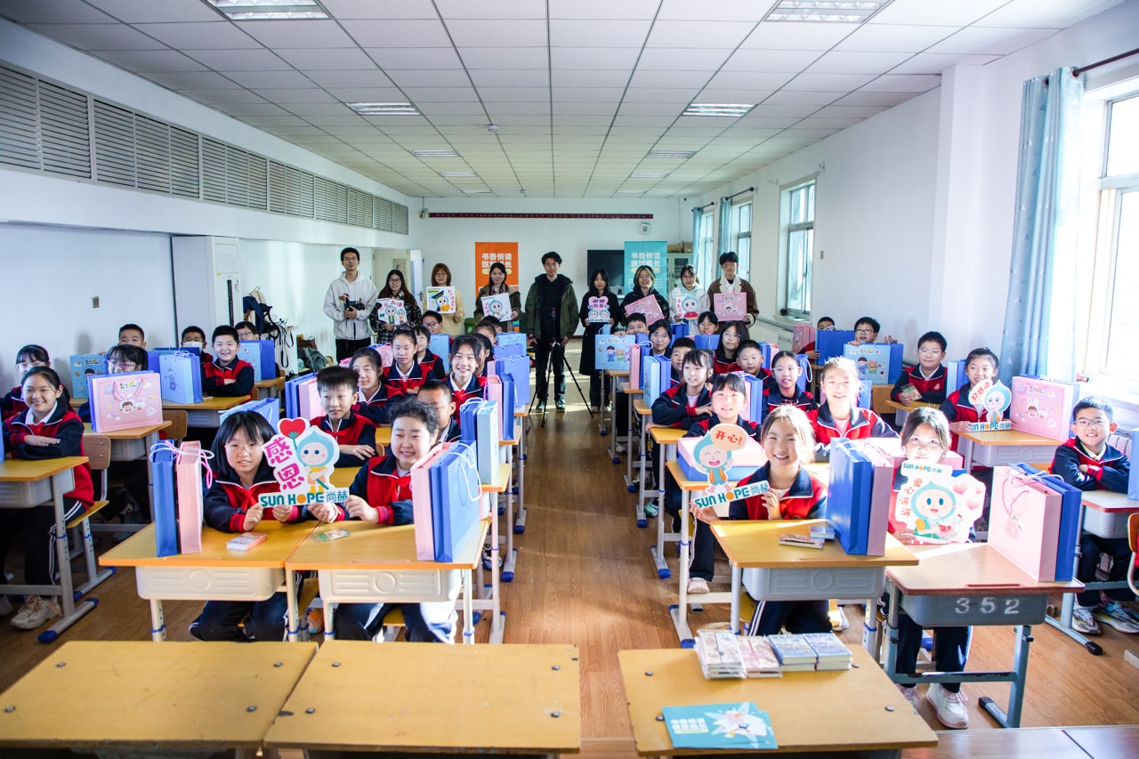 天津高校大學生記者走進尚赫公益小學開展“書香悅讀,筑夢成長”活動 天津高校大學生記者走進尚赫公益小學開展“書香悅讀,筑夢成長”活動