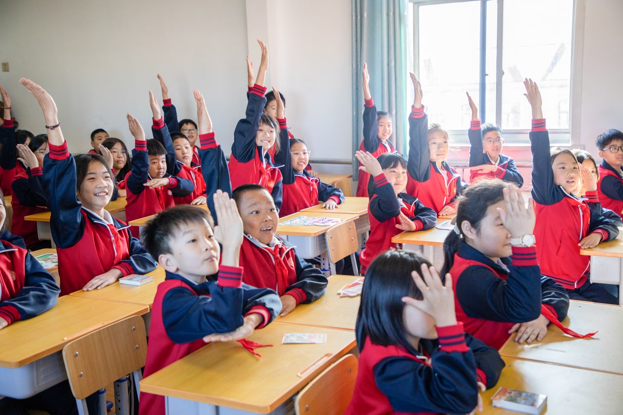 Tianjin university student journalists enter Sunhope Public Welfare Primary School to carry out the Tianjin university student journalists enter Sunhope Public Welfare Primary School to carry out the