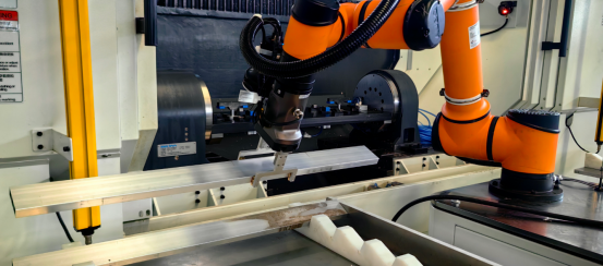 AMR 复合机器人:为铝板 CNC 上下料带来智能化变革 AMR 复合机器人:为铝板 CNC 上下料带来智能化变革