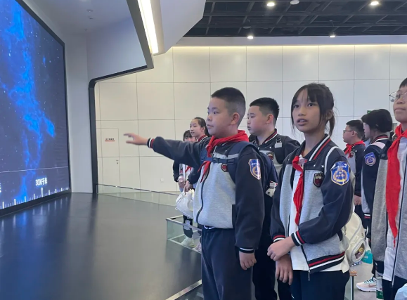 探秘长空战鹰，雏鹰振翅起航