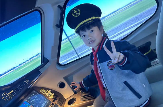 探秘长空战鹰,雏鹰振翅起航 探秘长空战鹰,雏鹰振翅起航
