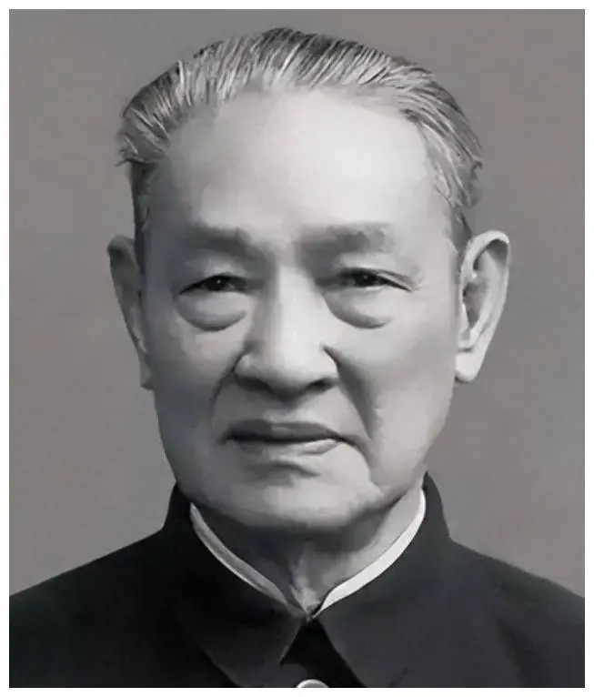 叛党名将时隔30年后回国,1981年邓颖超认出他:恩来找你找得好苦 叛党名将时隔30年后回国,1981年邓颖超认出他:恩来找你找得好苦