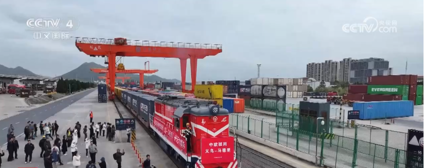 新疆国际陆港物流发展有限公司今年首趟跨境公路运输业务开行 新疆国际陆港物流发展有限公司今年首趟跨境公路运输业务开行
