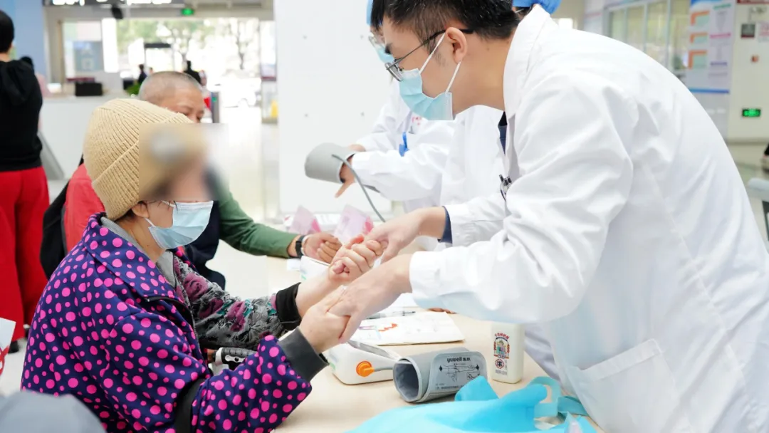 心梗救治日|用心守护:心梗拨打120,胸痛中心快救命 心梗救治日|用心守护:心梗拨打120,胸痛中心快救命