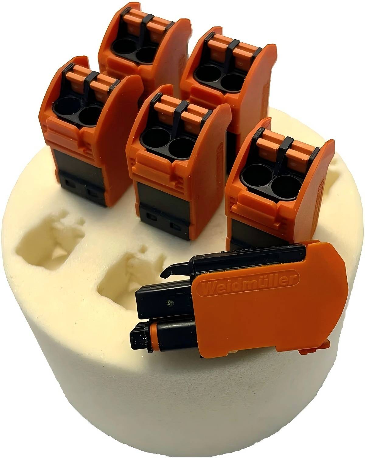 CT Application Examples from the Plastics Industry – Replacement of Conventional Measuring Equipment CT Application Examples from the Plastics Industry – Replacement of Conventional Measuring Equipment