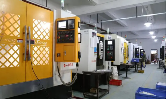 復(fù)合機(jī)器人,驅(qū)動(dòng) CNC 車間邁向自動(dòng)化新高度 復(fù)合機(jī)器人,驅(qū)動(dòng) CNC 車間邁向自動(dòng)化新高度