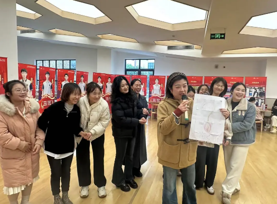 凝聚一心，共育花开