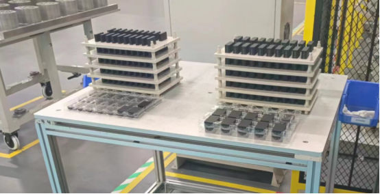 復合機器人如何讓磁鋼上下料更輕松高效 復合機器人如何讓磁鋼上下料更輕松高效