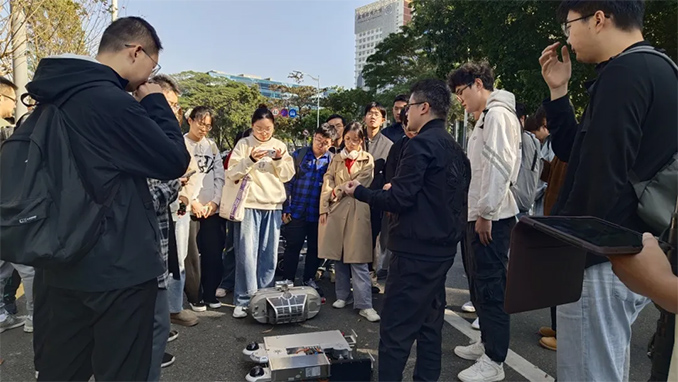 施罗德再次受邀走进清华大学深圳国际研究生院授课