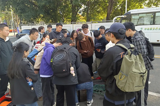 施罗德再次受邀走进清华大学深圳国际研究生院授课