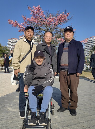 向陽而生 逐光而行