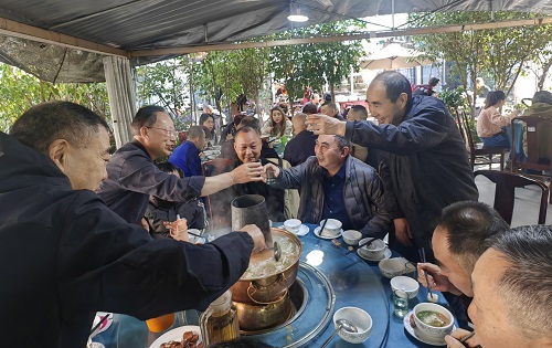 向陽而生 逐光而行