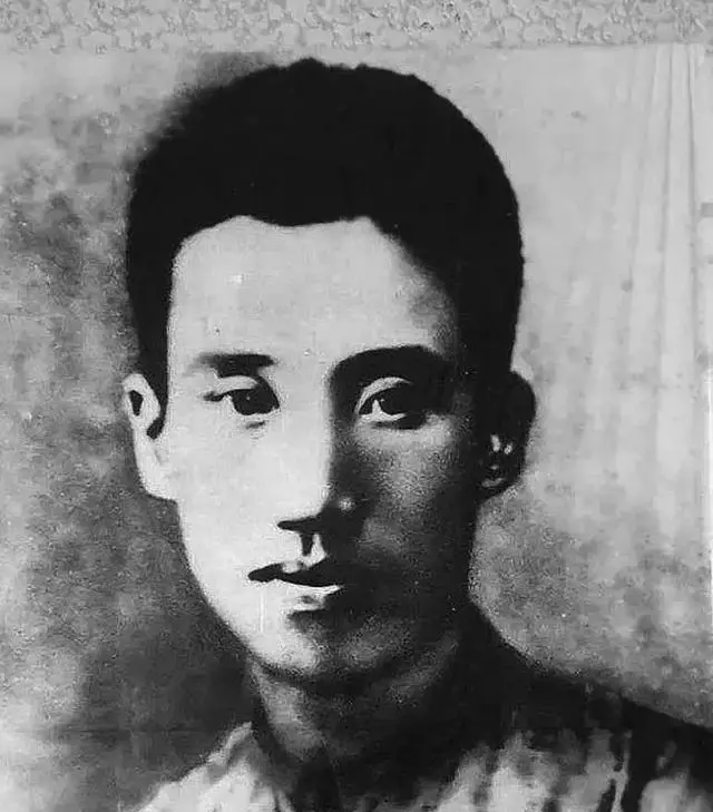 广东小伙加入地下党后,生怕家人知道,建国后才知:亲哥哥代号10 广东小伙加入地下党后,生怕家人知道,建国后才知:亲哥哥代号10