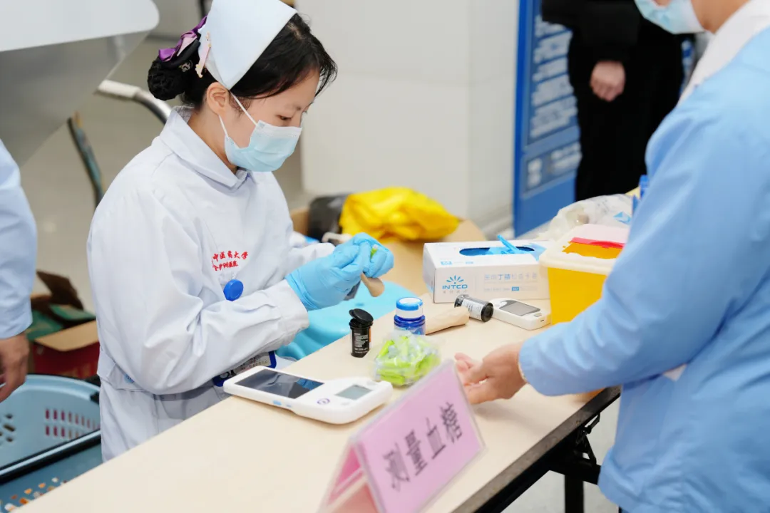 院内新闻|我院成功举办“关爱在金沙,守护女性健康”大型院内义诊活动 院内新闻|我院成功举办“关爱在金沙,守护女性健康”大型院内义诊活动