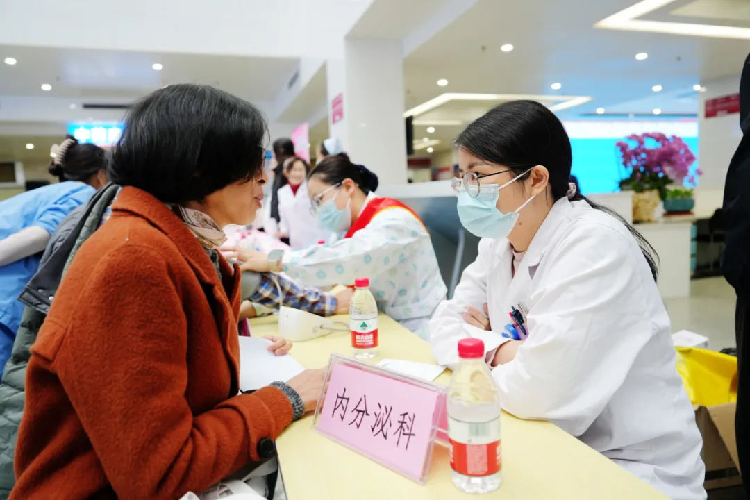 院内新闻|我院成功举办“关爱在金沙,守护女性健康”大型院内义诊活动 院内新闻|我院成功举办“关爱在金沙,守护女性健康”大型院内义诊活动