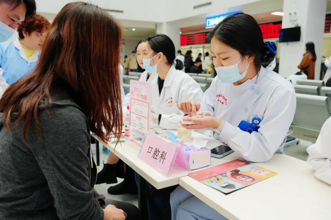 院内新闻|我院成功举办“关爱在金沙,守护女性健康”大型院内义诊活动 院内新闻|我院成功举办“关爱在金沙,守护女性健康”大型院内义诊活动
